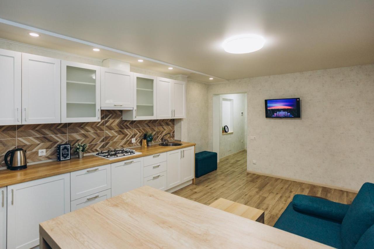 Luxe Apart-Hotel Near Lavina New Building 1 Floor Sumy Luaran gambar