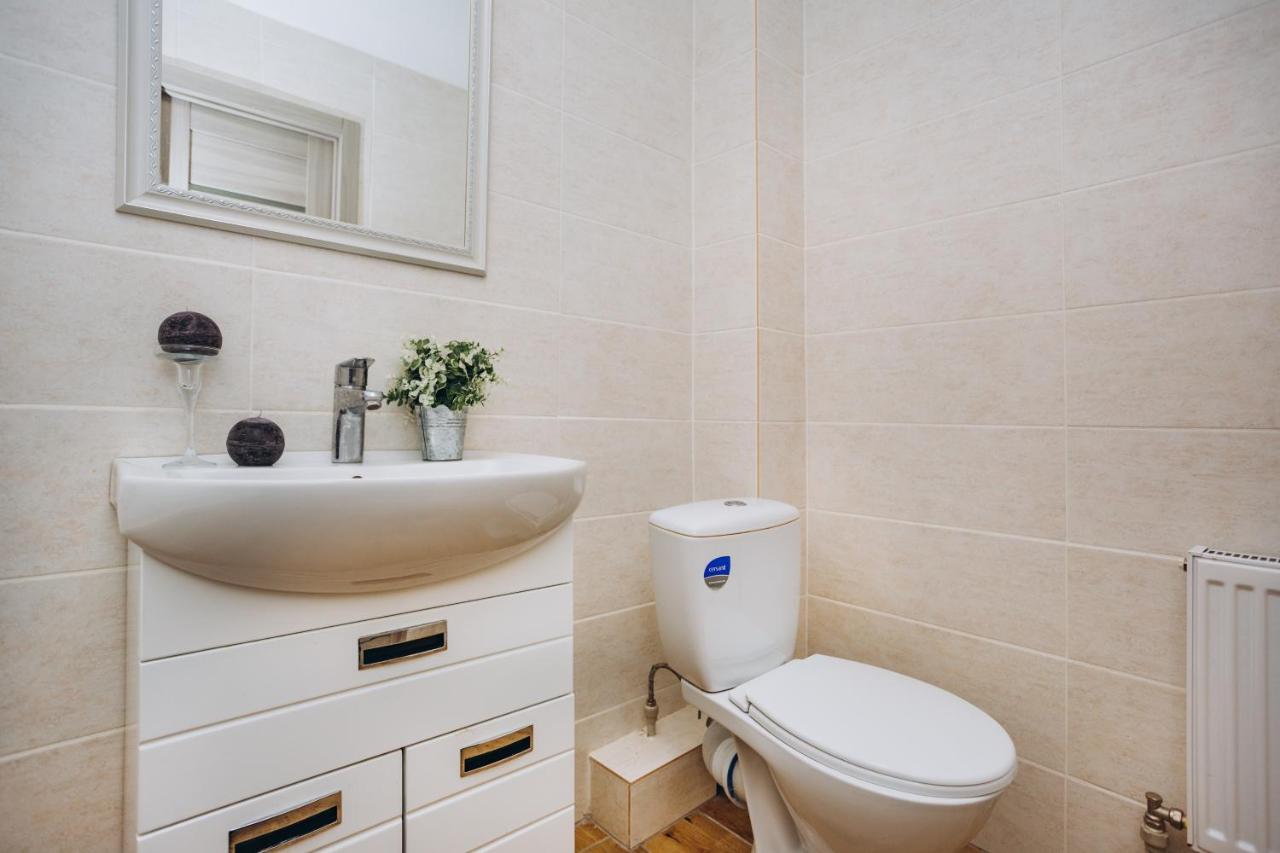 Luxe Apart-Hotel Near Lavina New Building 1 Floor Sumy Luaran gambar