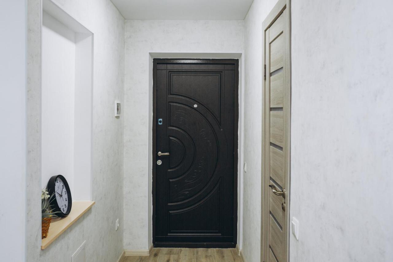 Luxe Apart-Hotel Near Lavina New Building 1 Floor Sumy Luaran gambar